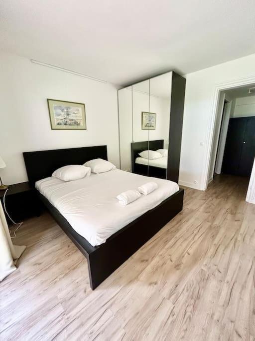 Les Amoureux A La Plage Deauville Ngoại thất bức ảnh